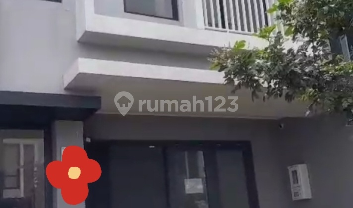 Rumah Baru 2 Lantai Dekat Danau di Summarecon Serpong Rumah Baru 2 Lantai Dekat Danau di Summarecon Serpong