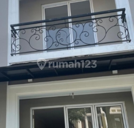 Rumah 2 Lantai Dekat Summarecon Mall Serpong 1