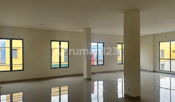 New 11-Meter Wide Shop House Suitable for Culinary Business in Gading Serpong