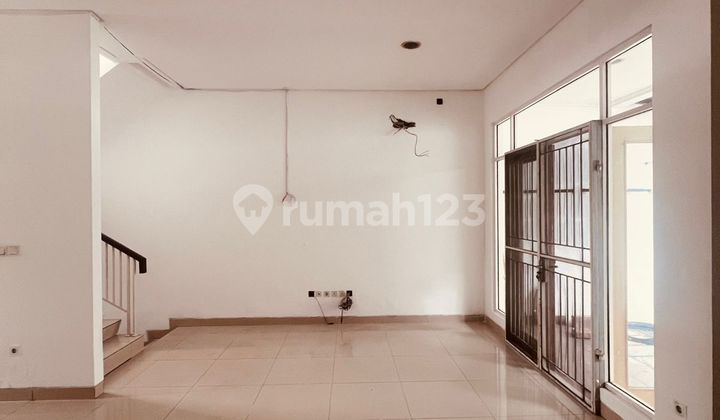 Disewa Rumah 8X18 Amerika Green Lake City