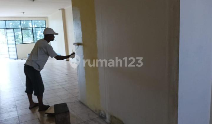 For Rent 2-Story Shop House on Main Road in Tangerang City 2