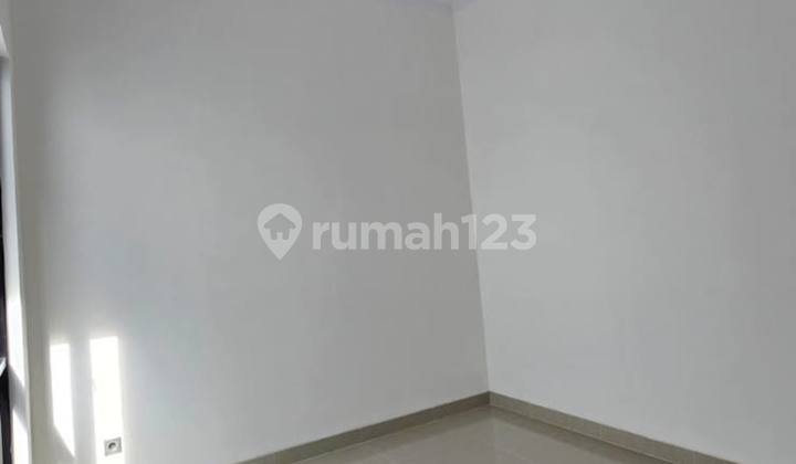 For Sale: DKI Meruya Selatan Residential Plot House 2