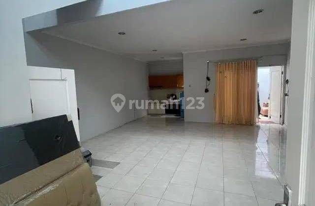 Disewakan Rumah Permata Regency di Kembangan Jakarta Barat 1