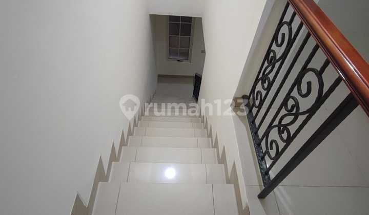 For Rent House 4X15 West Europe Green Lake City 2