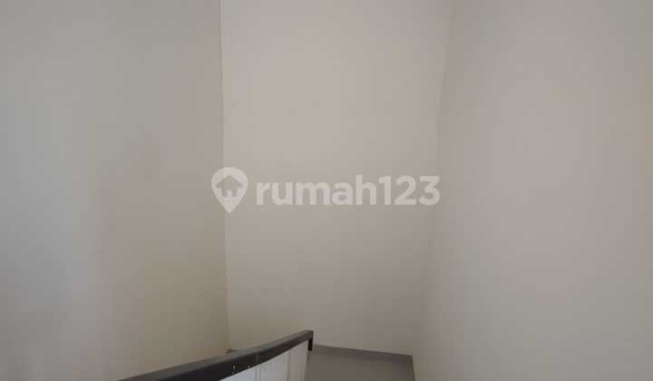 Disewa Murah Rumah Amerika Latin 10x25 di Green Lake City 2