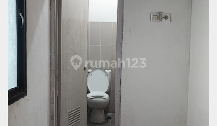 For Rent: Twin Shophouses by the Main Road in Karang Tengah For Rent: Twin Shophouses by the Main Road in Karang Tengah