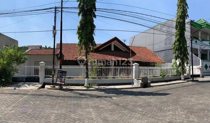 Rumah Cocok Kantor Atau Usaha Row Jalan Lebar Dekat Raya A. Yani  1