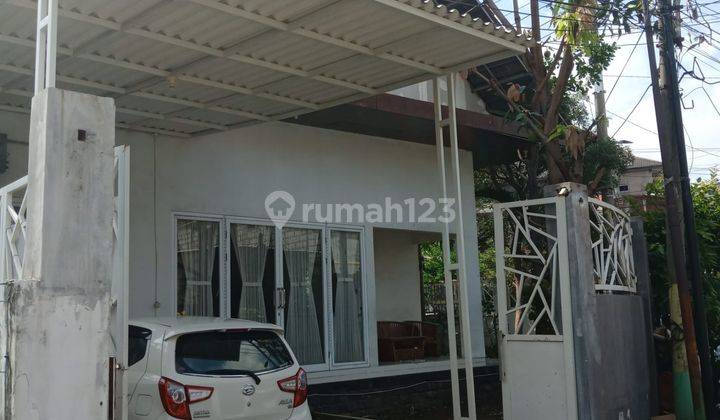 Rumah Siap Huni Dekat Ahmad Yani Lokasi Strategis di Ketintang  2