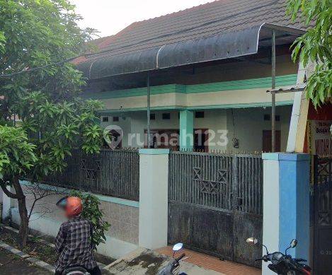 Rumah Second Tenggilis Mejoyo Strategis Dekat Kampus Ubaya  1