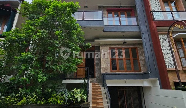 Rumah Elit 4 Lantai Dalam Cluster Cirendeu Rumah Elit 4 Lantai Dalam Cluster Cirendeu