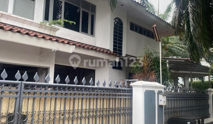 Rumah Hoek Kuningan Jakarta Selatan ( Belakang Hotel Pomelotel) Rumah Hoek Kuningan Jakarta Selatan ( Belakang Hotel Pomelotel)