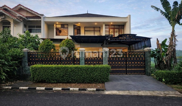 Best Deal Cinere! House in a Complex in an Elite Neighborhood Best Deal Cinere! House in a Complex in an Elite Neighborhood