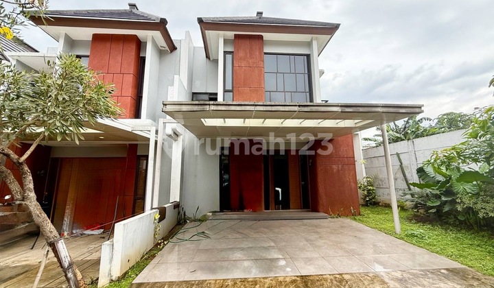 Ready-to-Occupy Prime House in Cirendeu, Within a Serene Complex 2