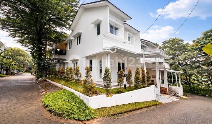 Cool House in Cinere Area with Strategic Location Cool House in Cinere Area with Strategic Location