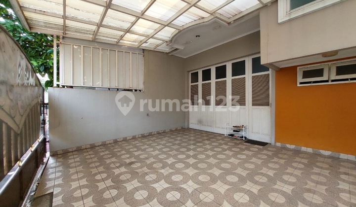 Jagakarsa House Near Andika Hospital, Warung Silah, 2