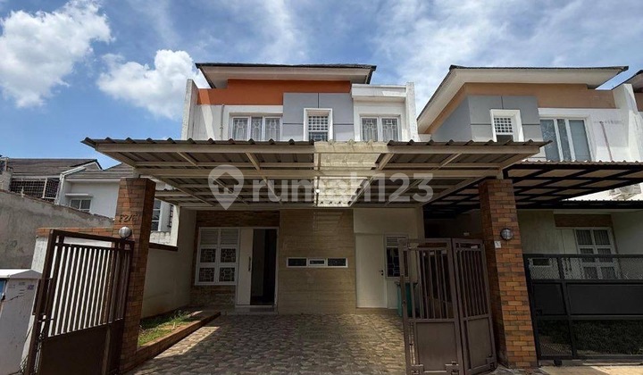House in Cinere Park View Price Drop Adjacent to Toll Road Strategic Location