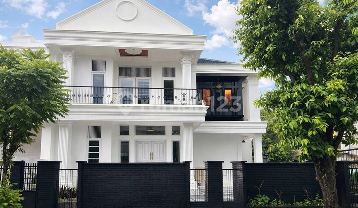 Megapolitan Cinere Complex House with Unique Style