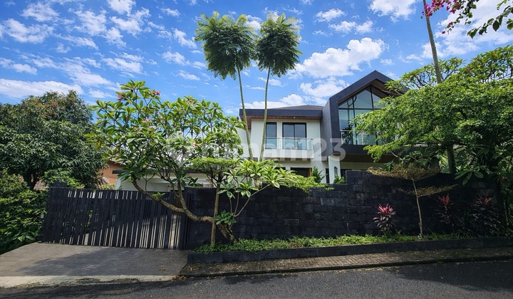 Modern Tropical House in Puri Cinere, Adjacent to Lebak Bulus, South Jakarta