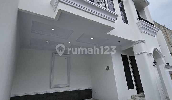 New Luxury House Jagakarsa Best Price Strategic Location 2