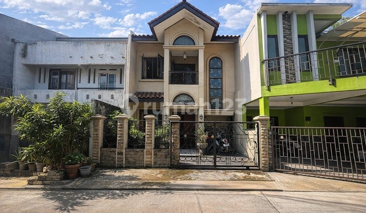 Beautiful House in Cinere Complex, Unbelievably Low Price