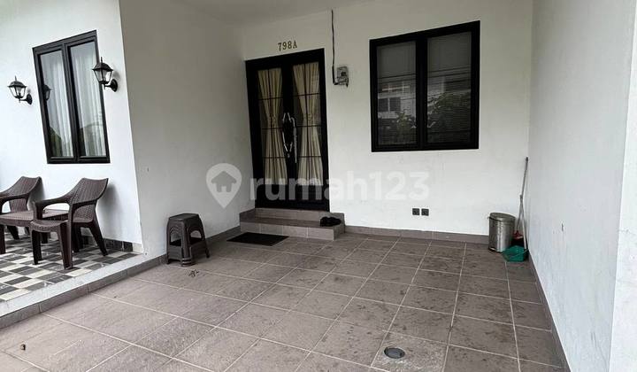 Ready-to-Occupy House in the Best Complex in Cinere, Leading Location Near Lebak Bulus 2