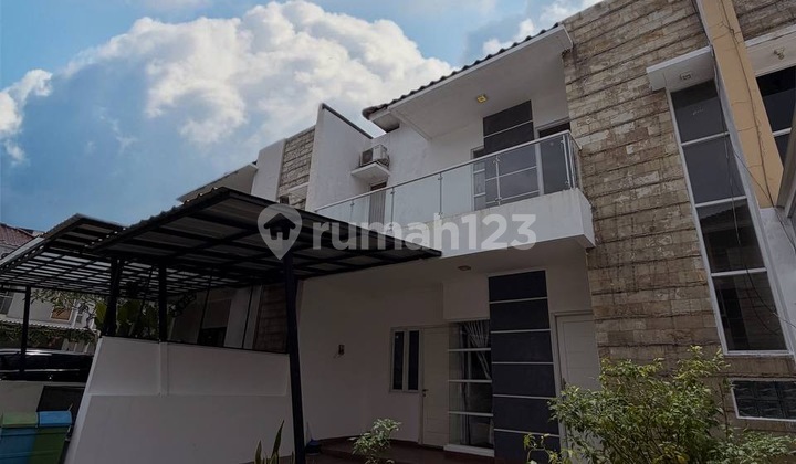 Cirendeu House Strategic Location Adjacent to Lebak Bulus and Cinere