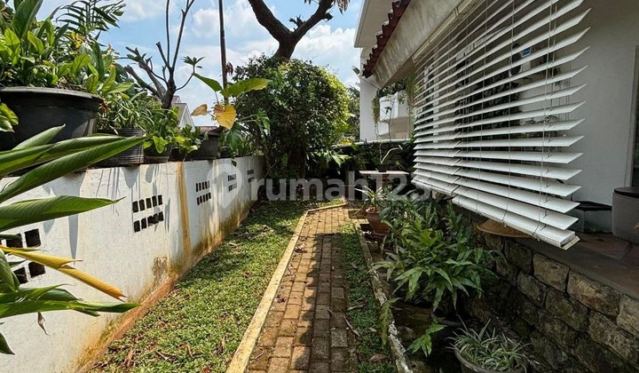 Asri and Comfortable Home in the Premier Cinere Complex 2