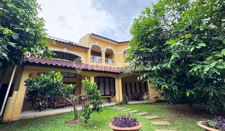 Rumah Cantik Dalam Cluster Private Graha Laguna Dekat Tol Krukut