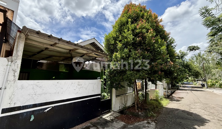 Rumah Tua Hitung Tanah Termurah Komplek Elit Lebak Bulus