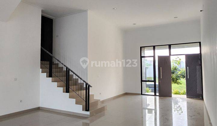 Disewakan Rumah Brand New Pik2 Bukit Danau Indah 10x30 4+1 Kamar Tidur Kosongan Nego 2