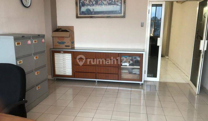 Disewakan Ruko 4 Lantai Meruya Ilir Raya Ada Lift Barang Siap Pakai Semi Furnish 1