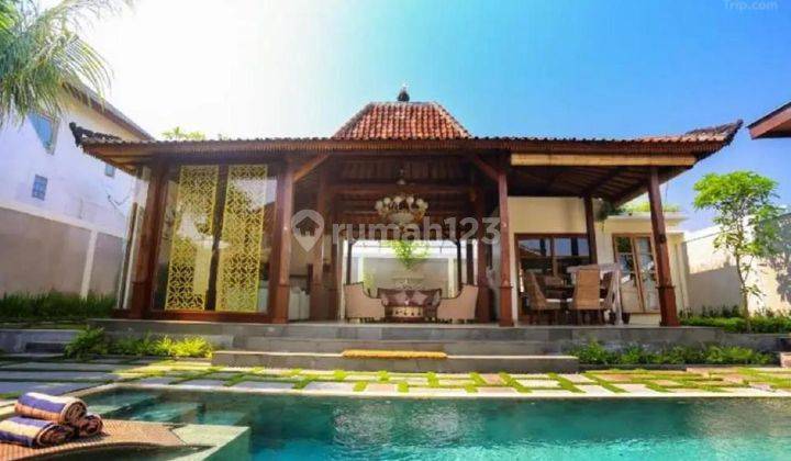 Villa for sale At Canggu Bali with a joglo design  2