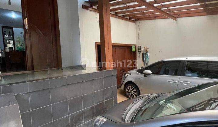 Dijual Rumah 3 Lantai Semi Furnished Area Kavling Dki Meruya Selatan 2