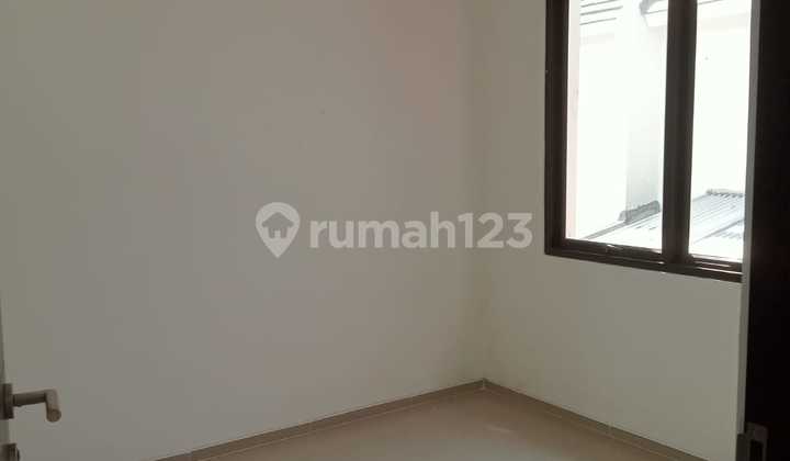 Disewakan unit 2 lantai di Emerald Residence Tangerang 2