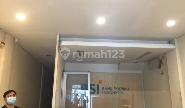 Ruko pinggir jalan raya cocok untuk Bank, kantor, dll Ruko pinggir jalan raya cocok untuk Bank, kantor, dll
