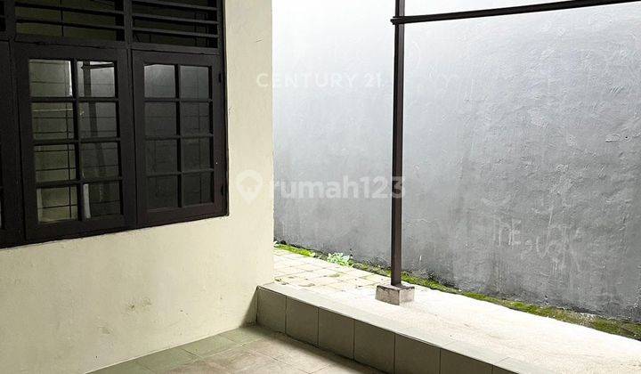 Rumah Tinggal Dekat Akses Jalan Raya Di Jatinegara R2064 1