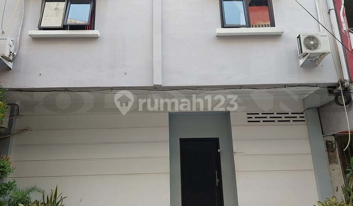 Ruko Dijual Mangga Besar, Strategis, Luas 9x15 Meter, Kode 20212 Li Ruko Dijual Mangga Besar, Strategis, Luas 9x15 Meter, Kode 20212 Li