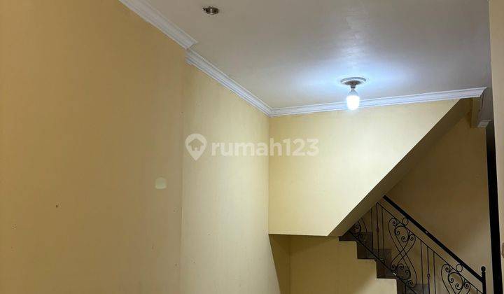 Dijual Rumah 2 Lantai di Sayap Riau Kota Bandung, 8,5 M Nego, Lokasi Nyaman dan strategis, Cocok untuk Tempat Tinggal, Bisnis, Usaha, Kantor 2