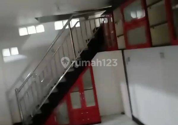 Dijual Rumah 2 Lantai Semifurnished, ada Wifi, Barbershop & Kontrakannya di Sayap Antapani, Antapani Kulon, Kota Bandung, 1,6 M Nego, SHM, Cocok untuk Ruang Usaha ataupun Tempat Tinggal  2