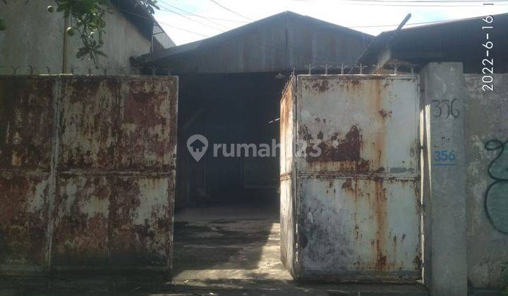 Gudang Butuh Renovasi di Raya Demak Lokasi Nol Jalan Raya 1