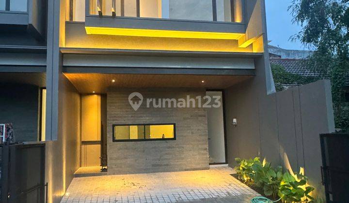 Rumah 2 Lantai Baru SHM Minimalis Modern di Manyar Kertoadi  1