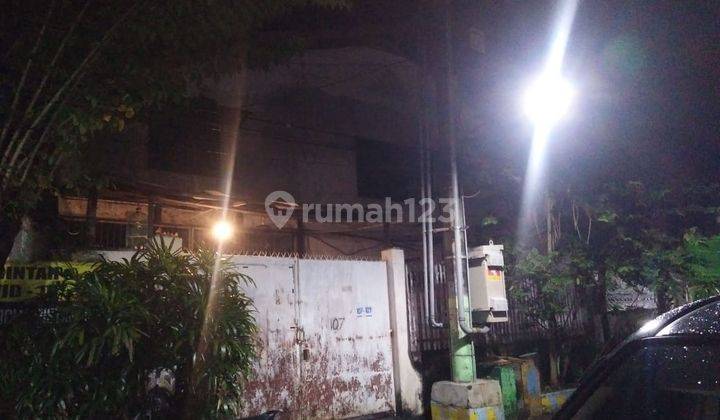 Gudang Butuh Renovasi di Raya Demak Lokasi Nol Jalan Raya 2