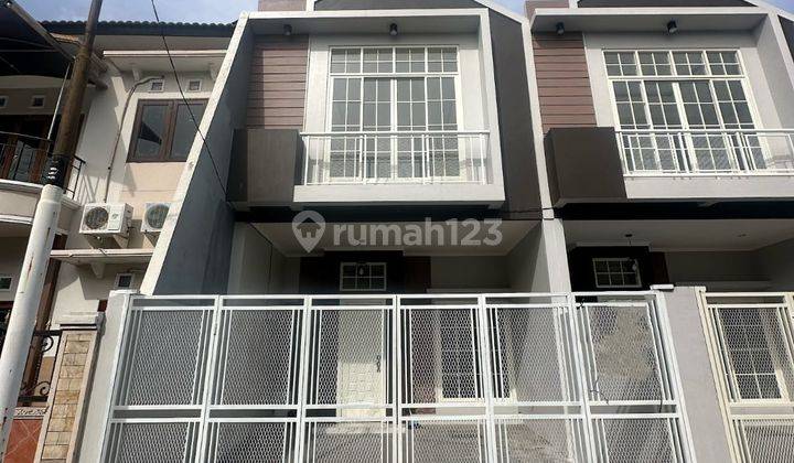 Rumah 2 Lantai Baru HGB di Lebak Indah Regency Siap Huni 1