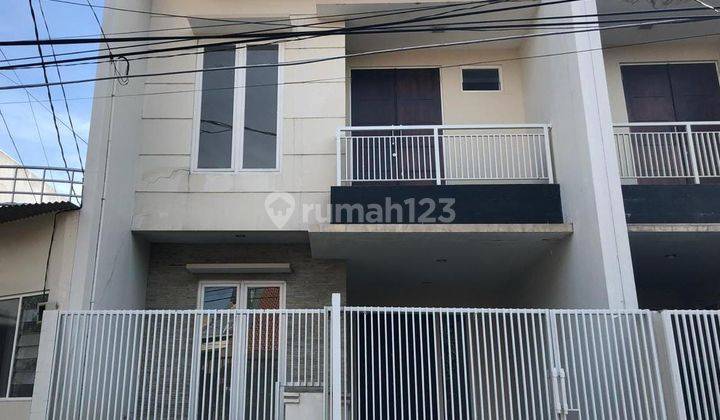 Rumah 2 Lantai Bagus SHM di Dukuh Kupang Minimalis Siap Huni  1