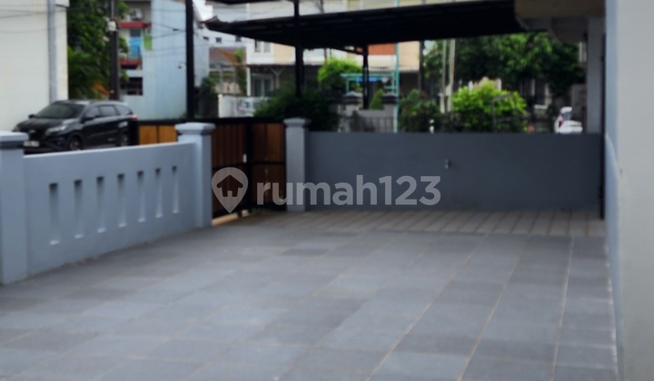 Rumah Hook Baru Renov Luas Tanah 120 di Gading Serpong Sektor