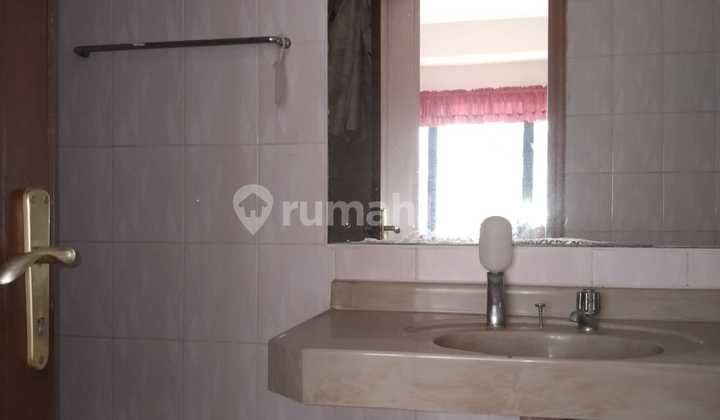 3-Bedroom Apartment Steps Away from UPH Pelita Harapan Gate 2