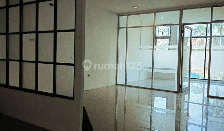Ruko Gandeng Sudah Renovasi Ada Mess di Boulevard Gading Serpong. 1