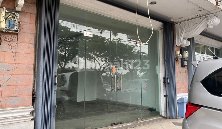 Cheap Connected Shophouse Opposite Summarecon Serpong Mall, 3 Floors, Area 510M2 Cheap Connected Shophouse Opposite Summarecon Serpong Mall, 3 Floors, Area 510M2
