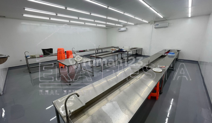 Ready-to-Use, Well-Maintained Epoxy HACCP Warehouse in Kosambi, Tangerang Ready-to-Use, Well-Maintained Epoxy HACCP Warehouse in Kosambi, Tangerang