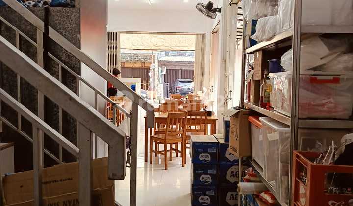 Nice 3-Story Shop House in a Densely Populated Area Near the Market in Kelapa Dua 2